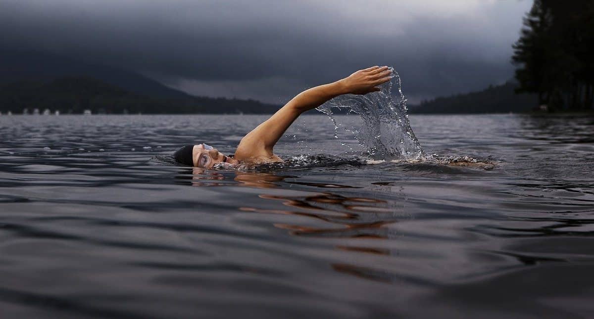 Inteligentny strój pływacki od Speedo – jakie są jego cechy?