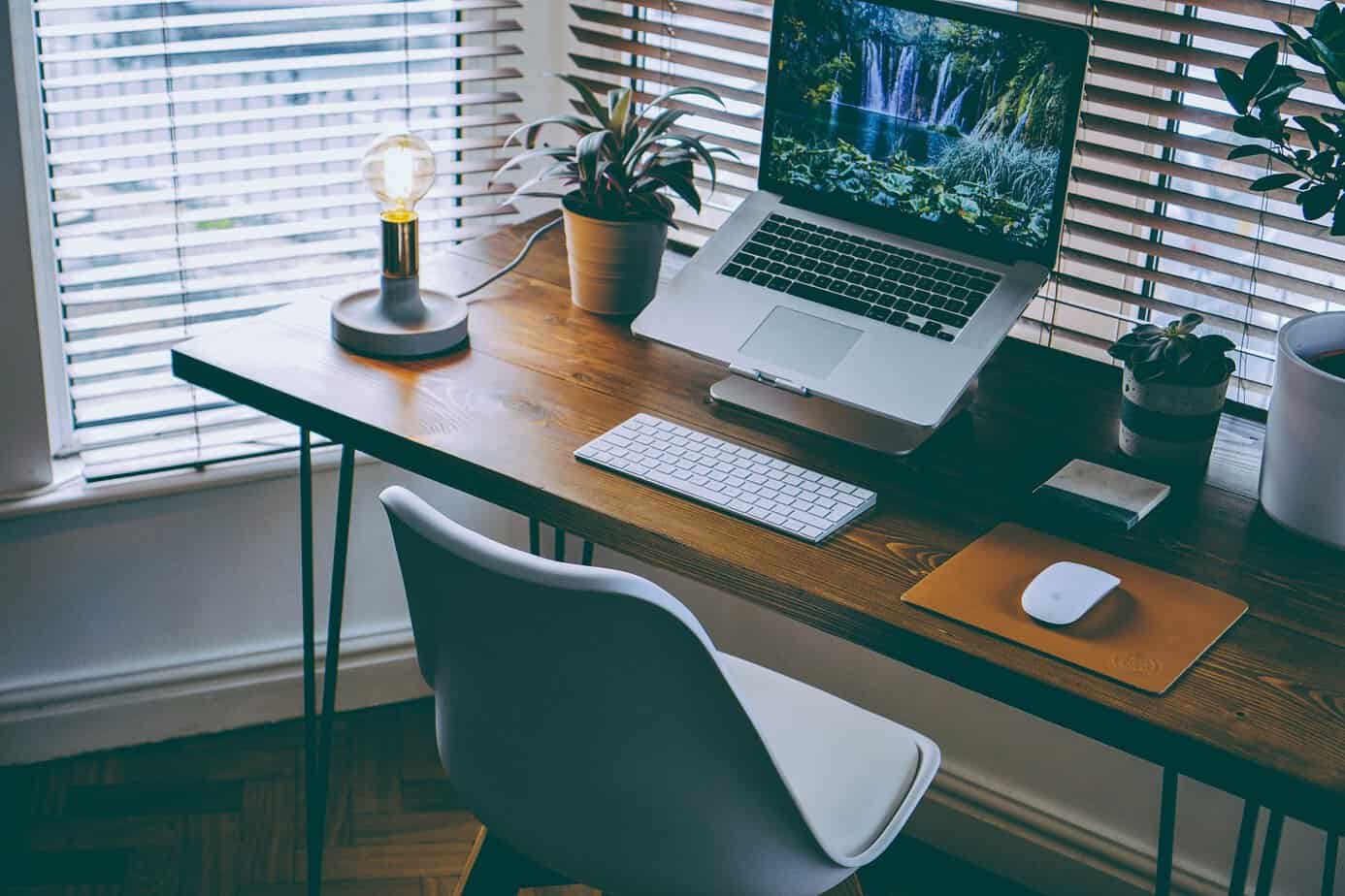 5 mebli przydatnych w nowoczesnym biurze domowym