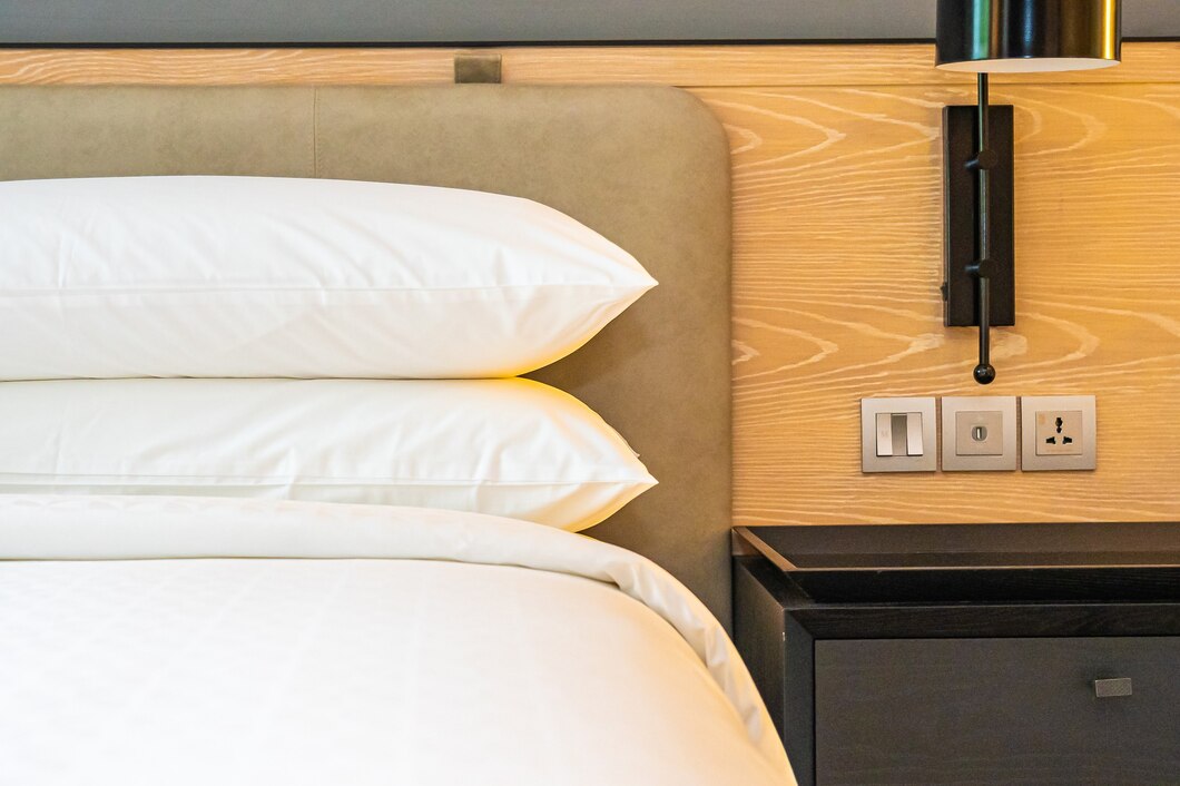 Jak wybrać idealne łóżko z praktycznym pojemnikiem na pościel?