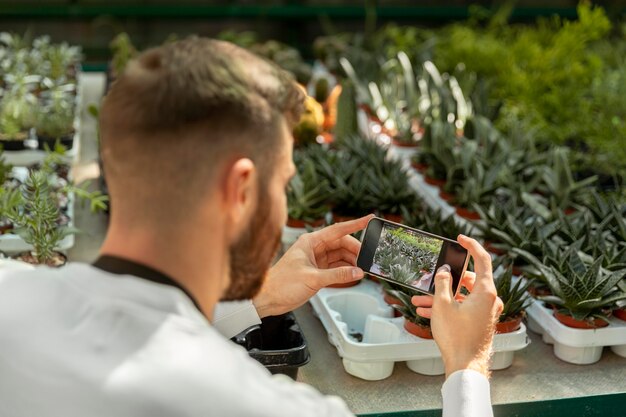 Jak technologia może wspierać zrównoważone ogrodnictwo w domowym zaciszu?